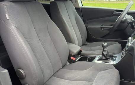 Volkswagen Passat B6, 2006 год, 345 000 рублей, 32 фотография