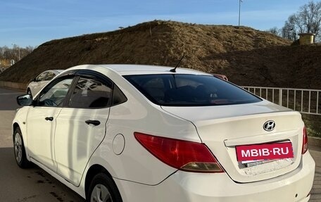 Hyundai Solaris II рестайлинг, 2015 год, 4 фотография