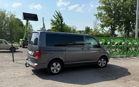 Volkswagen Caravelle T6 рестайлинг, 2016 год, 3 400 000 рублей, 2 фотография