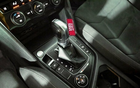 Volkswagen Tiguan II, 2017 год, 2 500 000 рублей, 14 фотография