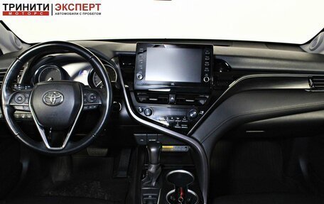 Toyota Camry, 2021 год, 3 597 000 рублей, 10 фотография