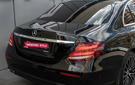 Mercedes-Benz E-Класс, 2019 год, 3 049 000 рублей, 7 фотография