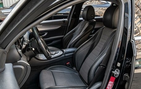 Mercedes-Benz E-Класс, 2019 год, 3 049 000 рублей, 12 фотография