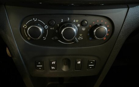 Renault Logan II, 2015 год, 510 000 рублей, 15 фотография