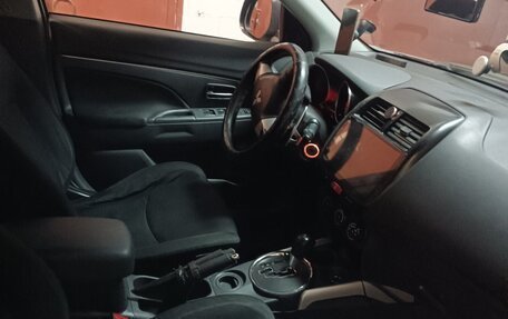 Mitsubishi ASX I рестайлинг, 2012 год, 1 000 000 рублей, 23 фотография