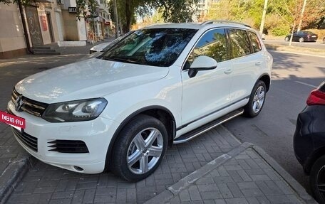 Volkswagen Touareg III, 2011 год, 1 949 000 рублей, 2 фотография