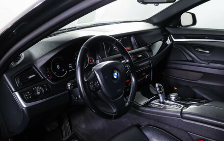 BMW 5 серия, 2016 год, 2 490 000 рублей, 2 фотография