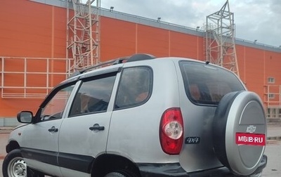 Chevrolet Niva I рестайлинг, 2004 год, 290 000 рублей, 1 фотография