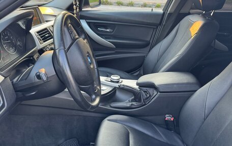 BMW 3 серия, 2016 год, 1 790 000 рублей, 13 фотография