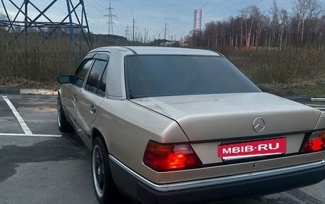 Mercedes-Benz W124, 1986 год, 350 000 рублей, 3 фотография