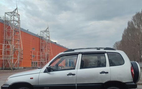 Chevrolet Niva I рестайлинг, 2004 год, 290 000 рублей, 2 фотография