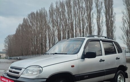 Chevrolet Niva I рестайлинг, 2004 год, 290 000 рублей, 3 фотография
