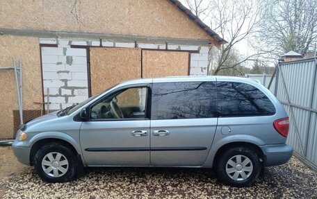 Chrysler Voyager IV, 2003 год, 290 000 рублей, 2 фотография