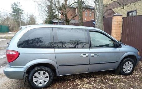 Chrysler Voyager IV, 2003 год, 290 000 рублей, 4 фотография