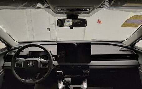 Toyota RAV4, 2026 год, 4 550 000 рублей, 17 фотография