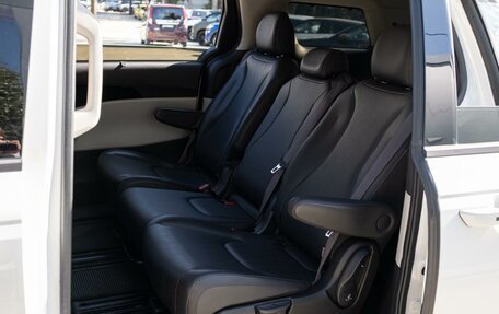 KIA Carnival, 2021 год, 4 299 000 рублей, 10 фотография