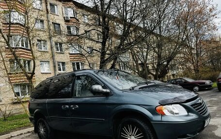 Chrysler Town & Country IV, 2005 год, 800 000 рублей, 1 фотография