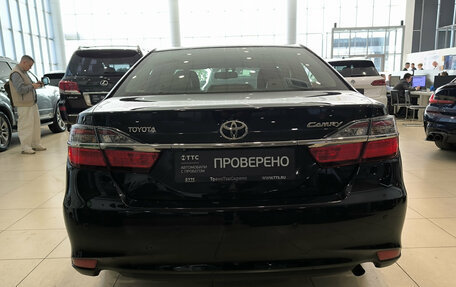 Toyota Camry, 2015 год, 1 890 000 рублей, 6 фотография