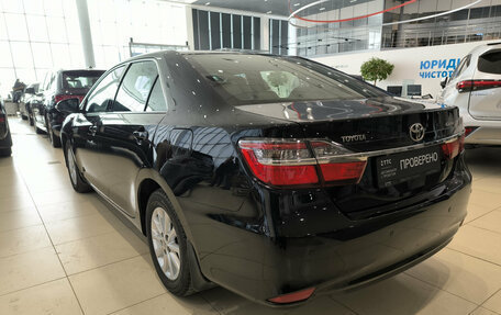 Toyota Camry, 2015 год, 1 890 000 рублей, 7 фотография