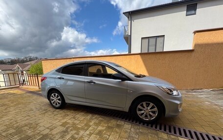 Hyundai Solaris II рестайлинг, 2012 год, 880 000 рублей, 4 фотография
