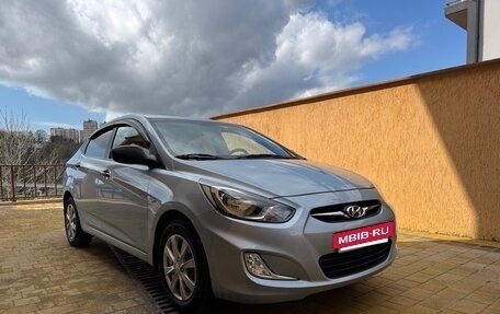 Hyundai Solaris II рестайлинг, 2012 год, 880 000 рублей, 5 фотография