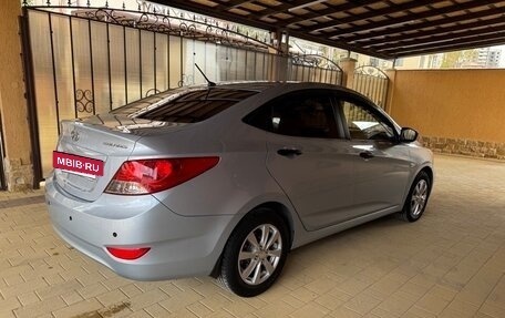 Hyundai Solaris II рестайлинг, 2012 год, 880 000 рублей, 11 фотография