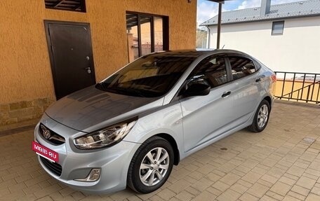 Hyundai Solaris II рестайлинг, 2012 год, 880 000 рублей, 19 фотография