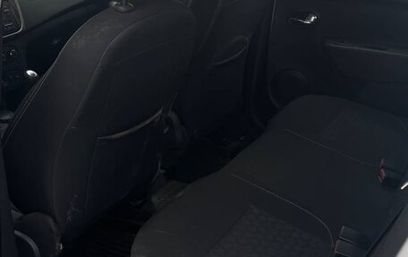 Renault Logan II, 2015 год, 890 000 рублей, 7 фотография