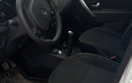 Renault Logan II, 2015 год, 890 000 рублей, 6 фотография