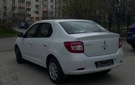 Renault Logan II, 2015 год, 890 000 рублей, 3 фотография