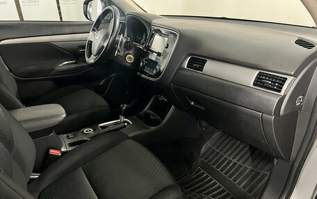 Mitsubishi Outlander III рестайлинг 3, 2014 год, 1 150 000 рублей, 9 фотография