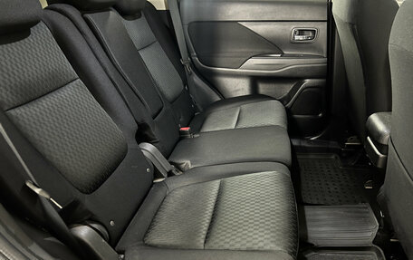 Mitsubishi Outlander III рестайлинг 3, 2014 год, 1 150 000 рублей, 22 фотография