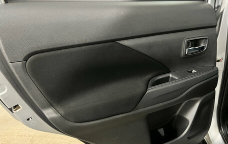 Mitsubishi Outlander III рестайлинг 3, 2014 год, 1 150 000 рублей, 26 фотография