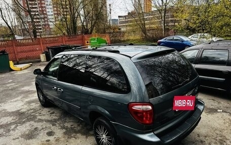 Chrysler Town & Country IV, 2005 год, 800 000 рублей, 4 фотография