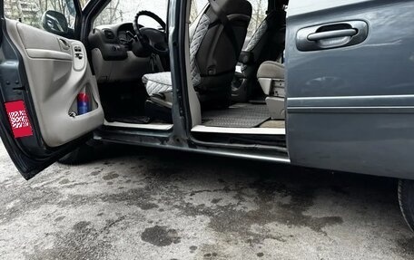 Chrysler Town & Country IV, 2005 год, 800 000 рублей, 19 фотография