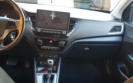 Hyundai Solaris II рестайлинг, 2018 год, 1 380 000 рублей, 3 фотография