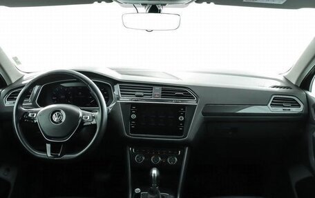 Volkswagen Tiguan II, 2018 год, 3 300 000 рублей, 9 фотография