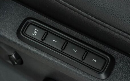 Volkswagen Tiguan II, 2018 год, 3 300 000 рублей, 10 фотография