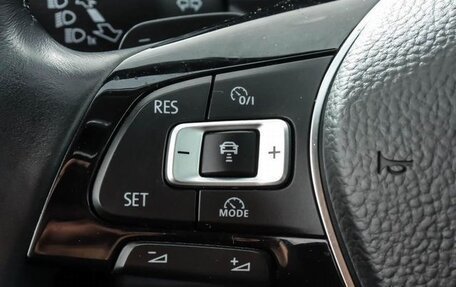 Volkswagen Tiguan II, 2018 год, 3 300 000 рублей, 12 фотография