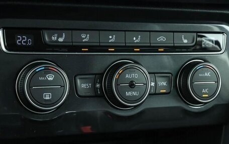 Volkswagen Tiguan II, 2018 год, 3 300 000 рублей, 17 фотография