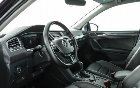 Volkswagen Tiguan II, 2018 год, 3 300 000 рублей, 20 фотография