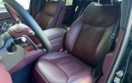 Land Rover Range Rover IV рестайлинг, 2022 год, 18 000 000 рублей, 4 фотография