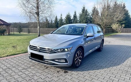Volkswagen Passat B8 рестайлинг, 2022 год, 2 350 000 рублей, 1 фотография