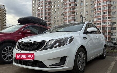 KIA Rio III рестайлинг, 2015 год, 800 000 рублей, 2 фотография
