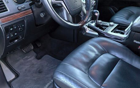 Toyota Land Cruiser 200, 2016 год, 5 990 000 рублей, 4 фотография