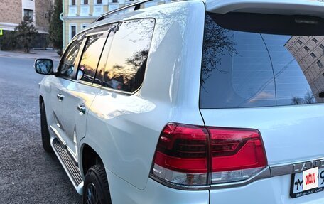 Toyota Land Cruiser 200, 2016 год, 5 990 000 рублей, 19 фотография