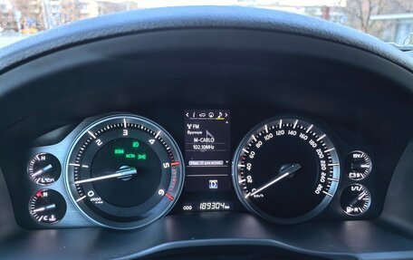 Toyota Land Cruiser 200, 2016 год, 5 990 000 рублей, 23 фотография