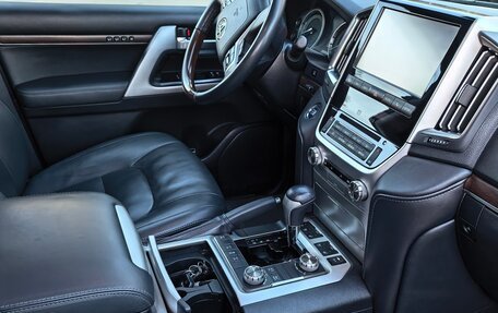 Toyota Land Cruiser 200, 2016 год, 5 990 000 рублей, 30 фотография