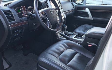 Toyota Land Cruiser 200, 2016 год, 5 990 000 рублей, 27 фотография