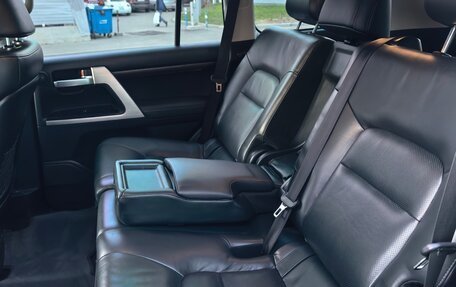 Toyota Land Cruiser 200, 2016 год, 5 990 000 рублей, 34 фотография